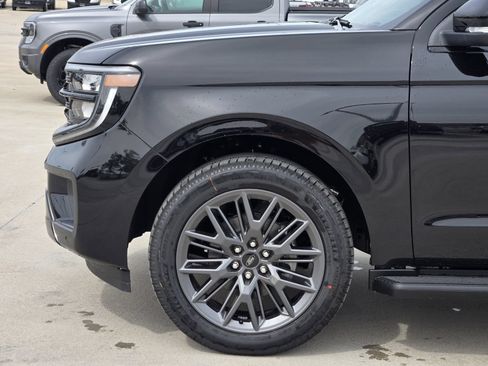 New 2026 Ford Expedition Platinum w/ Stealth Appearance Package AWD/4WD image 9