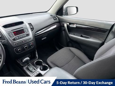 Used 2015 Kia Sorento LX image 22