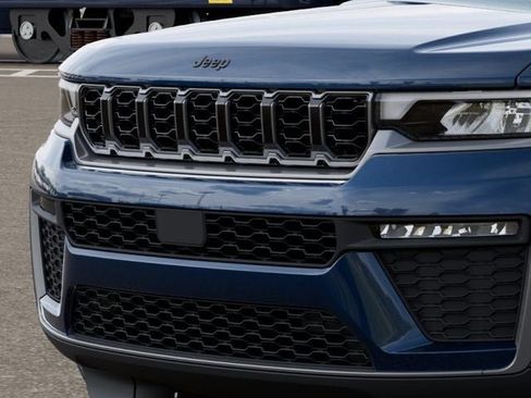 New 2026 Jeep Grand Cherokee L Limited w/ Limited Altitude Package AWD/4WD image 11