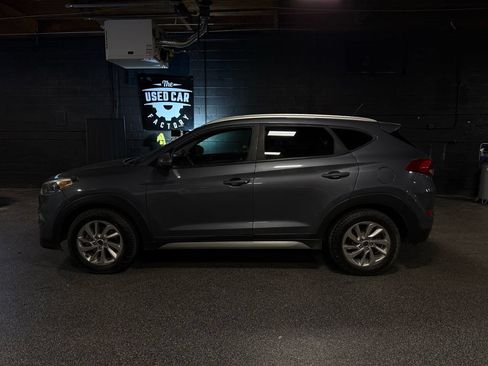Used 2017 Hyundai Tucson SE w/ SE Popular Package 02 AWD/4WD image 3