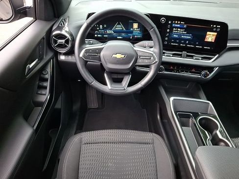 Used 2025 Chevrolet Equinox LT AWD/4WD image 11