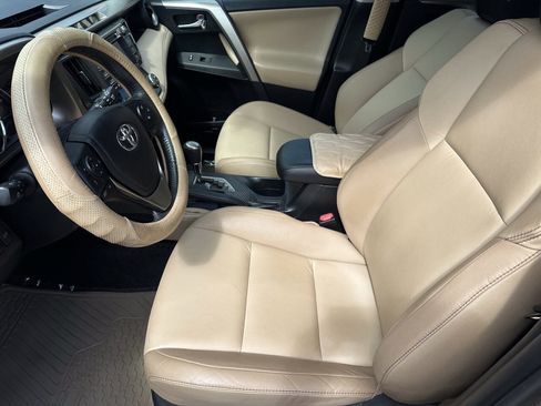 Used 2014 Toyota RAV4 Limited AWD/4WD image 10