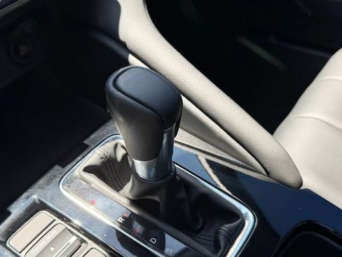 Used 2025 Acura Integra FWD image 25
