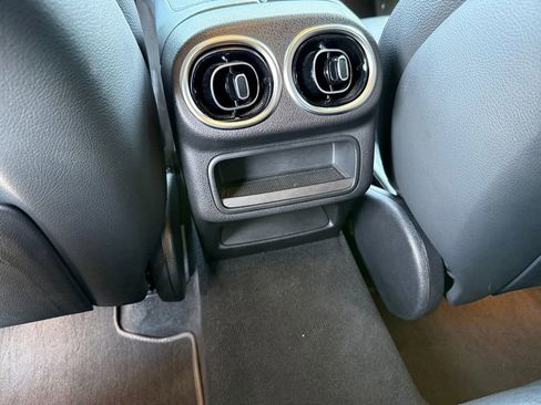 Used 2024 Mercedes-Benz GLC 300 4MATIC image 16