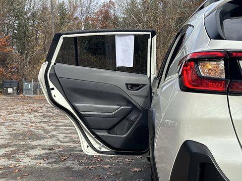 Used 2024 Subaru Crosstrek 2.0i Premium image 33