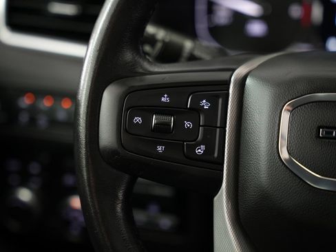 Used 2021 GMC Yukon XL Denali w/ Denali Premium Package AWD/4WD image 12