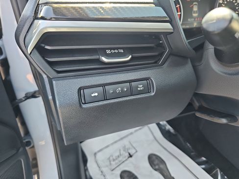 Used 2024 Nissan Altima 2.5 SR w/ SR Premium Package image 14