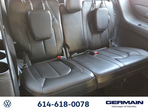 Used 2023 Chrysler Pacifica Touring-L w/ S Appearance Package AWD/4WD image 20