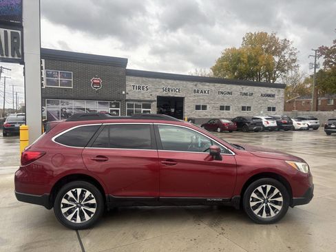 Used 2017 Subaru Outback 2.5i Limited image 2