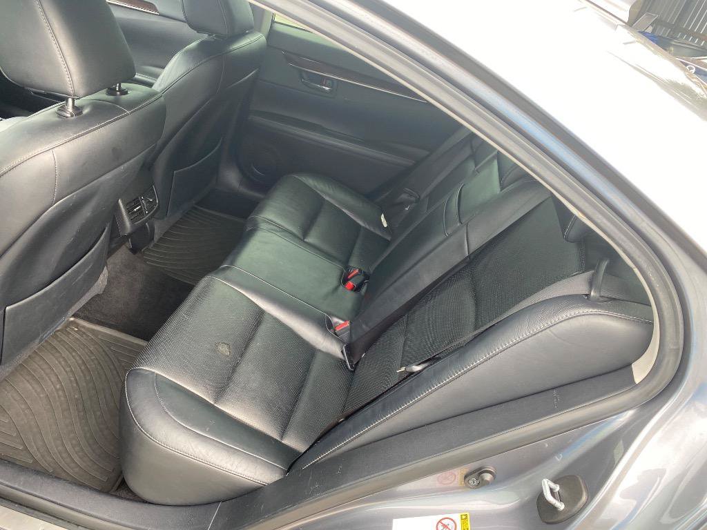 Used 2014 Lexus ES 350 w/ Luxury Package FWD image 16
