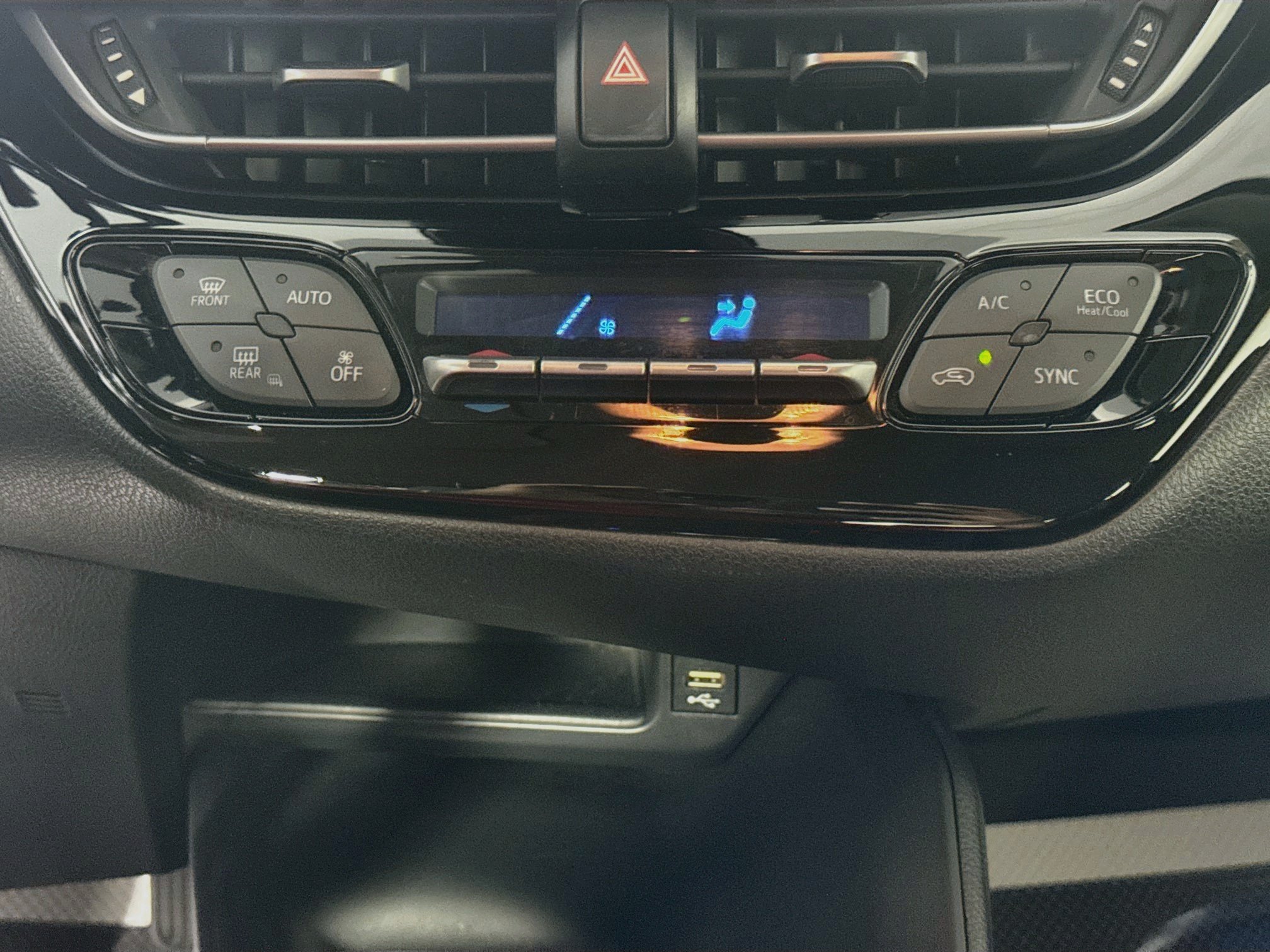 Used 2021 Toyota C-HR LE FWD image 16