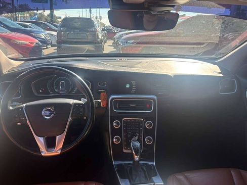 Used 2015 Volvo S60 T6 Platinum FWD image 2