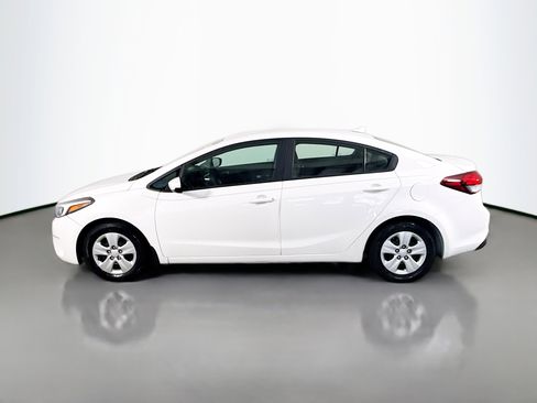 Used 2017 Kia Forte LX image 6