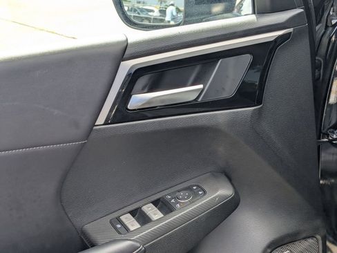 Used 2025 Mitsubishi Outlander SE FWD image 13