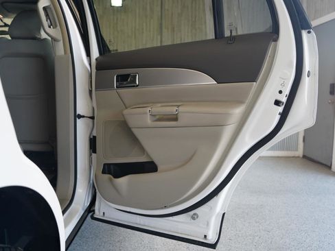 Used 2013 Lincoln MKX FWD image 36