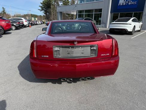 Used 2006 Cadillac XLR RWD image 10