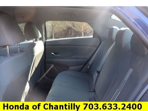Used 2021 Hyundai Elantra SEL image 25