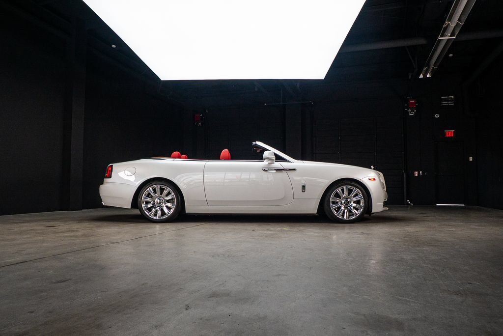 Used 2016 Rolls-Royce Dawn RWD image 12