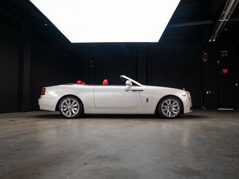 Used 2016 Rolls-Royce Dawn RWD image 12