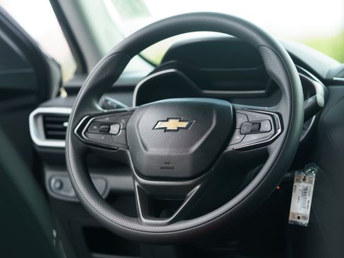 Used 2023 Chevrolet TrailBlazer LS FWD image 16
