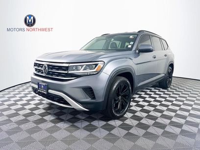 Used 2022 Volkswagen Atlas SE w/ Black Wheel Package