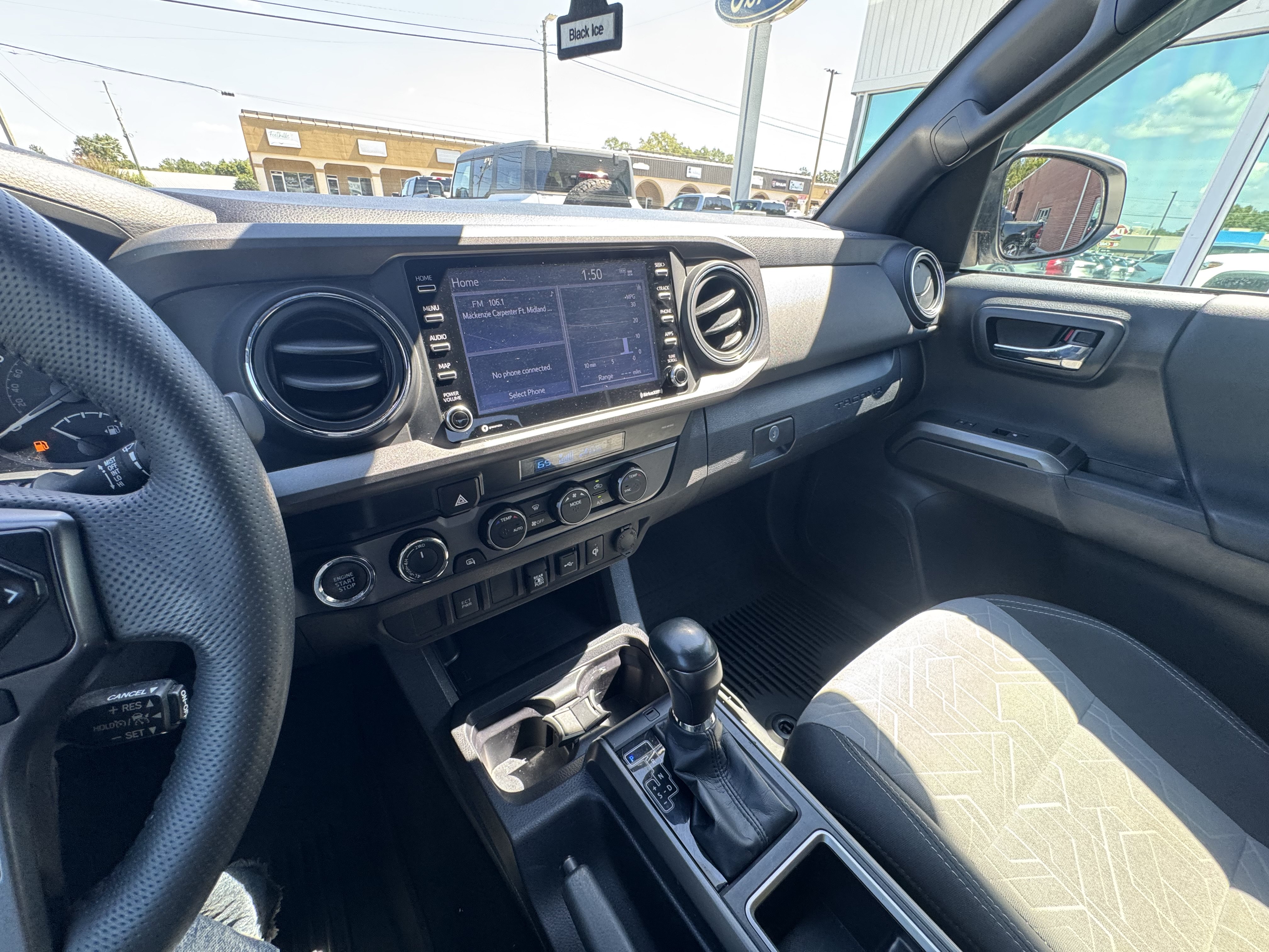 Used 2022 Toyota Tacoma TRD Off-Road AWD/4WD image 14