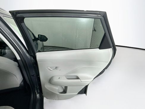 Used 2025 Hyundai Kona SEL FWD image 29