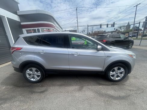 Used 2016 Ford Escape SE w/ SE Cold Weather Package AWD/4WD image 5