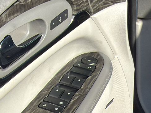Used 2014 Buick Enclave Leather w/ Trailering Provision Package image 9