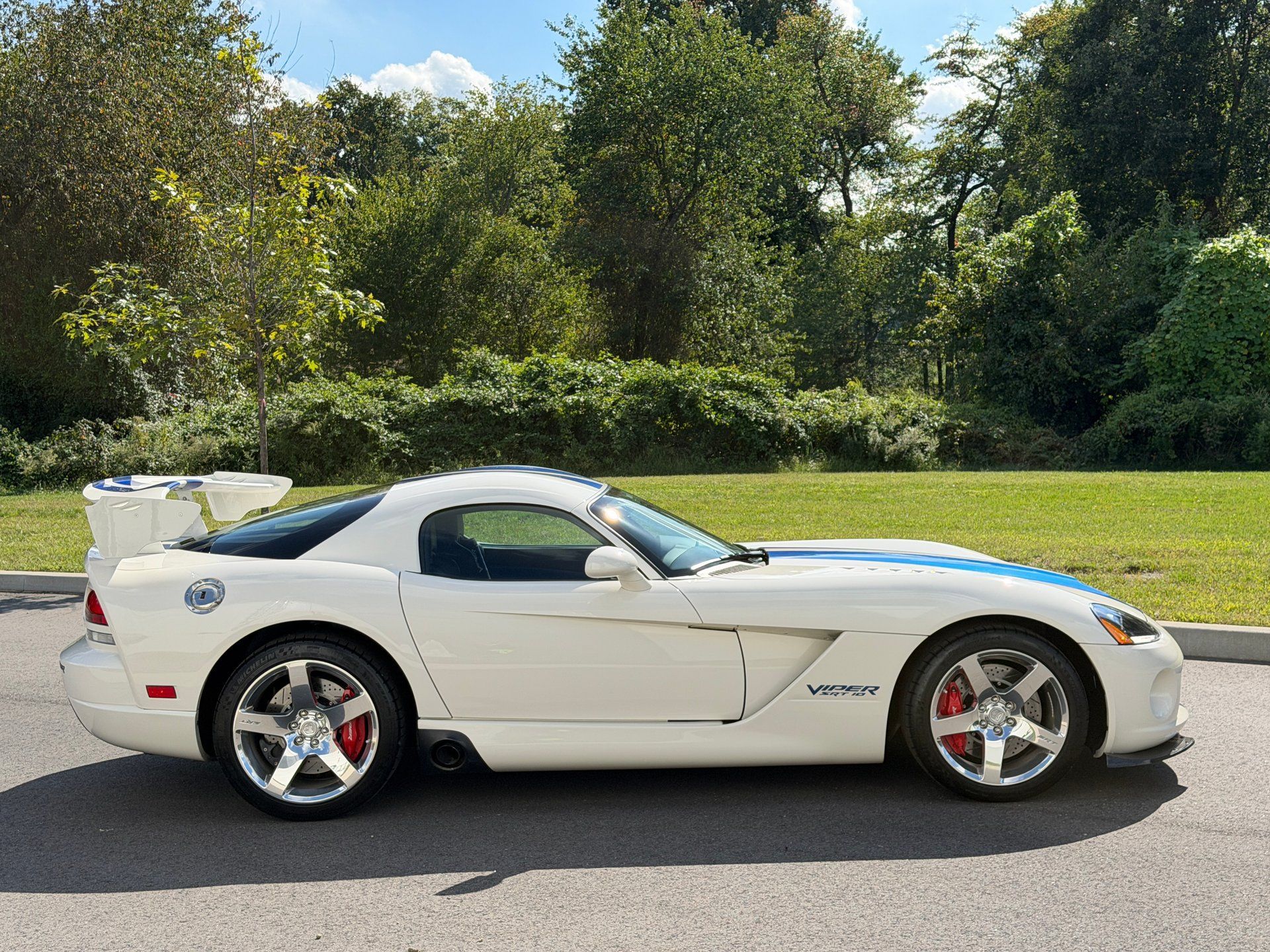 Used 2006 Dodge Viper SRT-10 w/ VOI9 Edition RWD image 9
