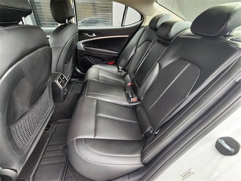 Used 2025 Genesis G70 2.5T image 21