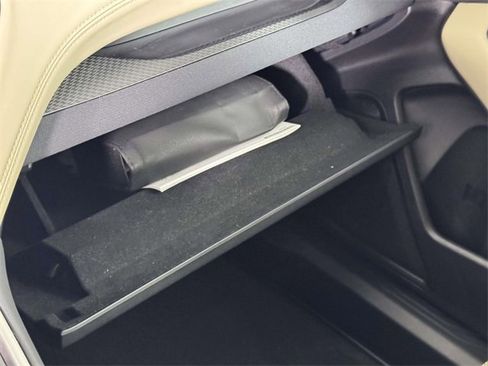 Used 2025 Subaru Outback Premium image 30