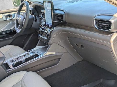 Used 2022 Ford Explorer Platinum w/ Equipment Group 601A image 22