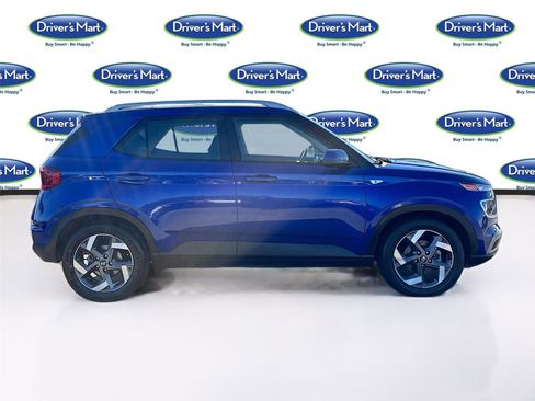 Used 2021 Hyundai Venue SEL image 9