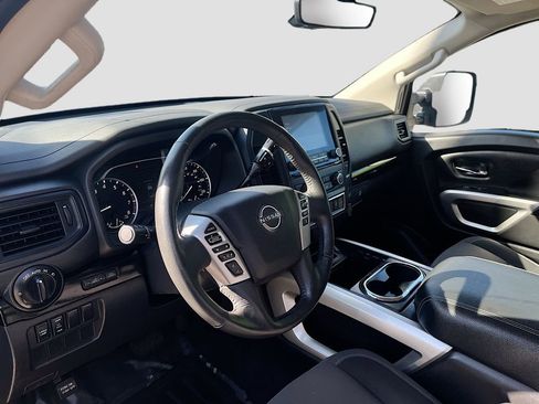Used 2024 Nissan Titan SV w/ SV Convenience Package AWD/4WD image 9