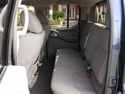 Used 2020 Nissan Frontier SV image 27