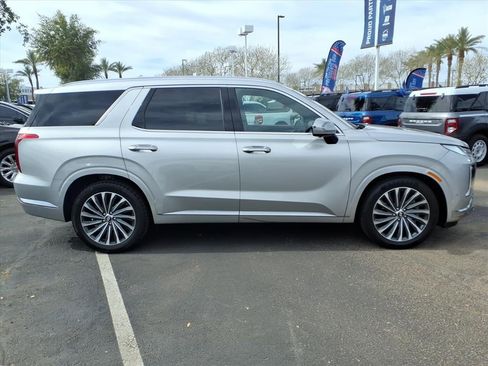Used 2024 Hyundai Palisade Calligraphy image 7