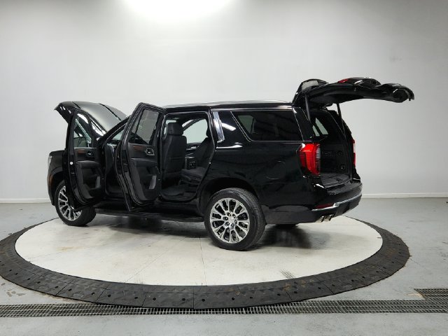 Used 2025 GMC Yukon Denali AWD/4WD image 14