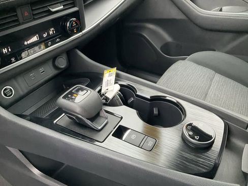 Certified 2023 Nissan Rogue SV image 26