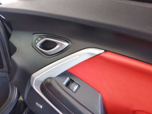 Used 2016 Chevrolet Camaro SS RWD image 14