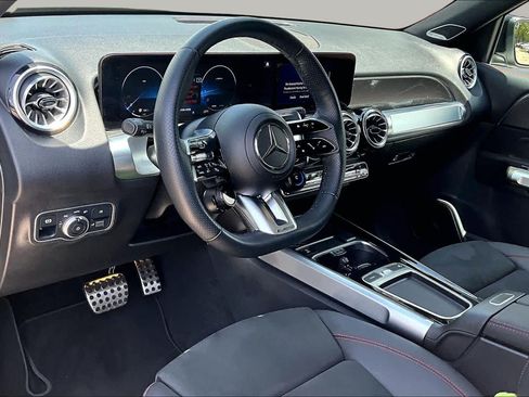 Used 2025 Mercedes-Benz GLB 35 AMG 4MATIC image 35