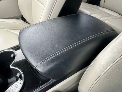 Used 2018 Ford Edge Titanium w/ Technology Package image 20