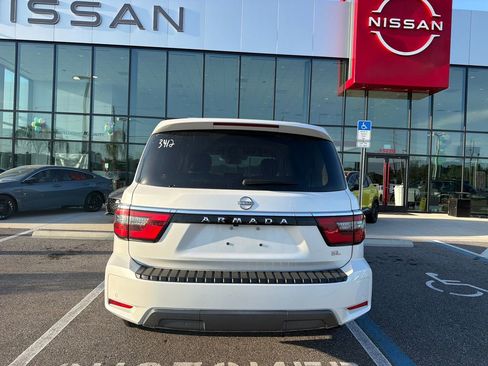 Used 2024 Nissan Armada SL w/ Captain's Chairs Package image 6