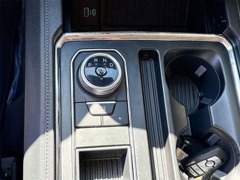 Used 2024 Ford Expedition XLT image 17