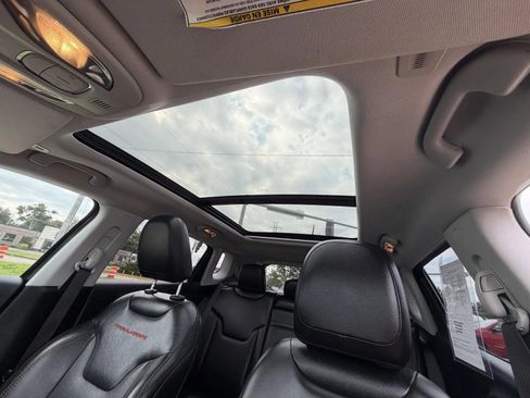 Used 2018 Jeep Compass Trailhawk w/ Leather Interior Group AWD/4WD image 22