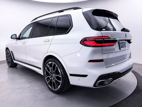 Used 2023 BMW X7 xDrive40i w/ M Sport Package AWD/4WD image 15