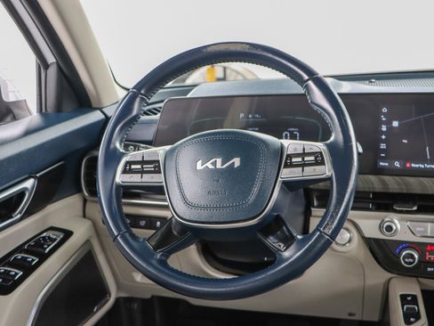 Used 2024 Kia Telluride EX w/ EX Captain's Chair Package image 12