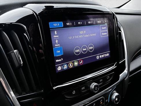 Used 2020 Chevrolet Traverse LT w/ Driver Confidence II Package image 14