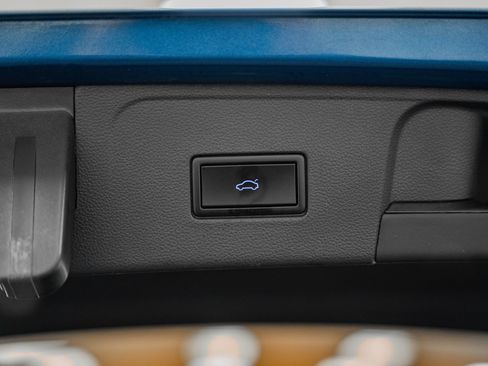 Used 2019 Volkswagen Atlas SEL Premium image 14