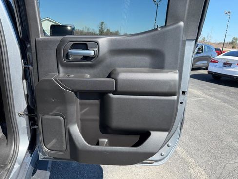 Used 2020 Chevrolet Silverado 1500 Custom Trail Boss w/ Custom Convenience Package image 18